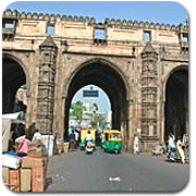 Teen Darwaza